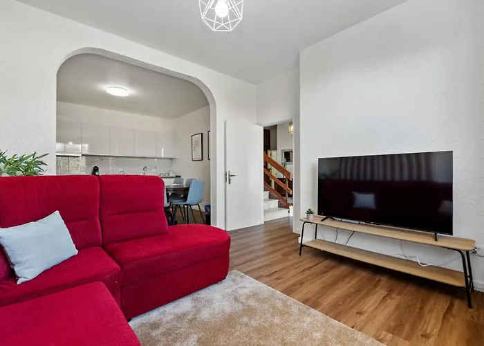 Johns By Homie Villa