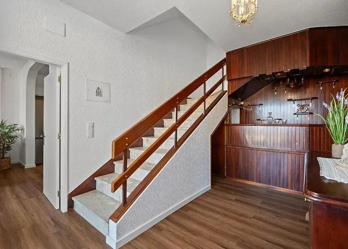 Johns By Homie Villa Canhas