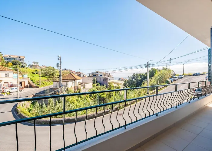 Johns By Homie Villa Canhas